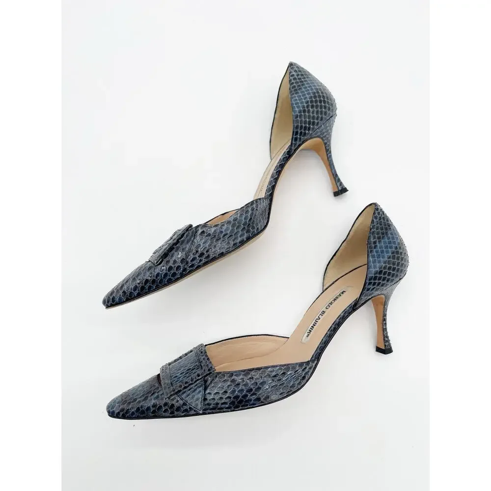 Manolo Blahnik Vintage Blue Python Snakeskin Buckle Pointed Toe Heels IT 39.5